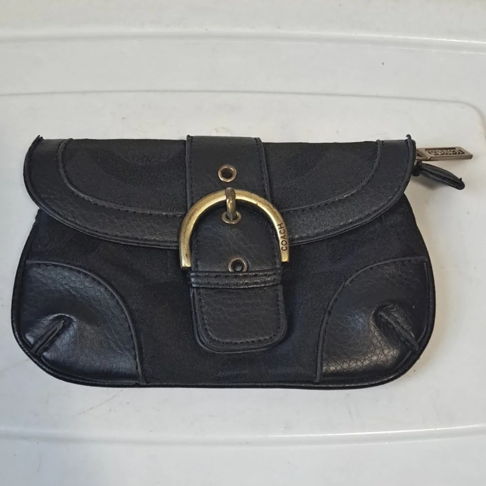 Vintage Coach clutch - black signature canvas with brass and leather accents - Picture 1 of 5